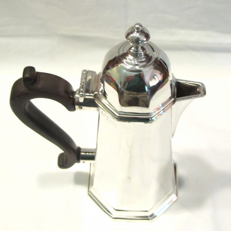 George I Style Coffeepot; Goldsmiths and Silversmiths maker