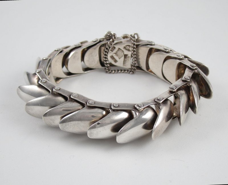 ANTONIO PINEDA "Armadillo Scales" Bracelet 970 Silver