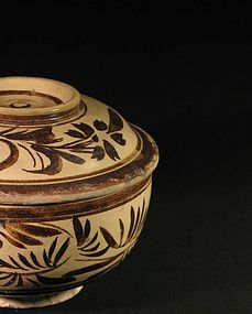 A Painted Cizhou Bowl with Cover, Jin Dynasty.