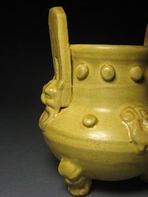 A Yellow-Glazed Ding-type Censer of Yuan Dynasty.
