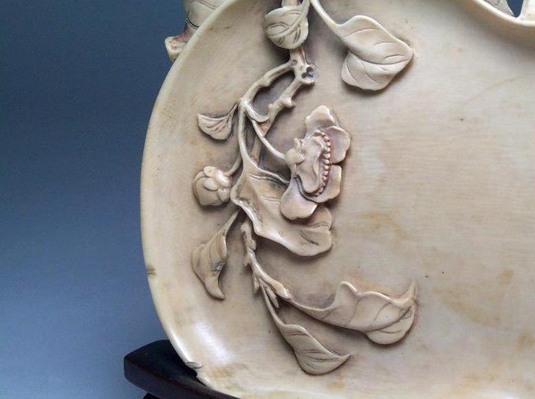 A Carved Ivory Tray of Qing Dynasty, 17th/18th Century.