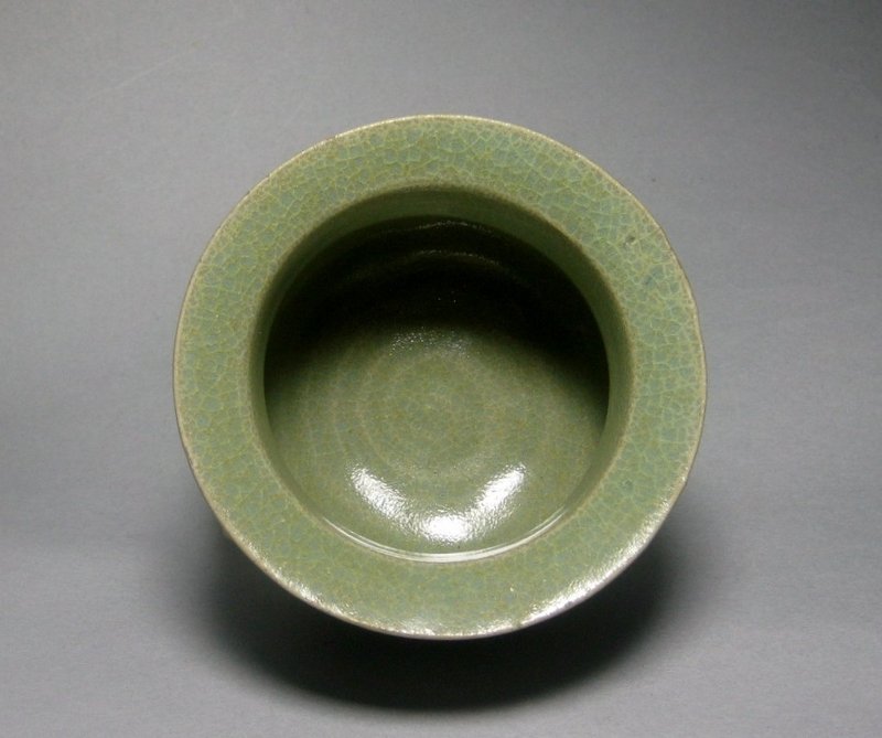 A Longquan Guan-Typed Censer of Southern Song Dynasty.