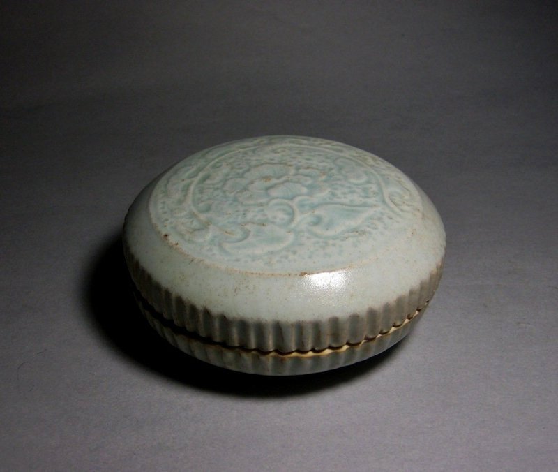 A Yinqing Covered Box of Song Dynasty,960-1279