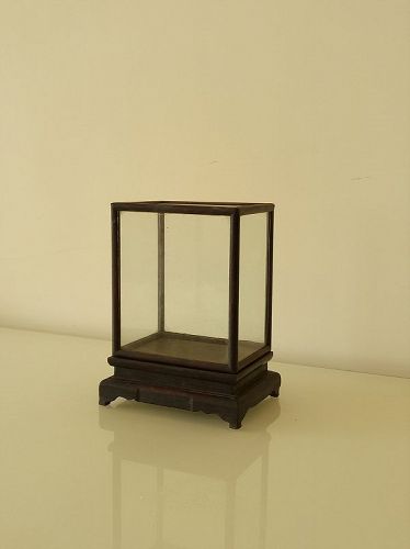An Old  Display Box in Good Condition.