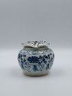 A Rare Blue and White Jar of Yuan Dynasty.元青花扁菊紋荷葉蓋罐