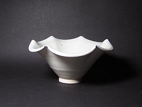 An Elegant Qing-Bai Floral Bowl of Song Dynasty