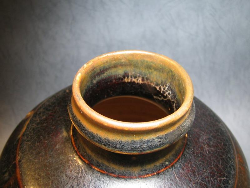 One Fantastic Jizhou Ribbed Jar of Song Dynasty