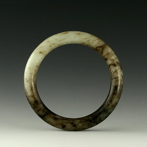 A Charming White Jade Bracelet of Ming Dynasty