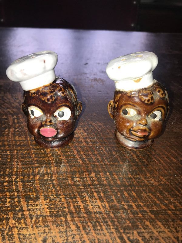 PAIR OF BLACK SALT AND PEPPER SHAKER BLACK AMERICANA NEW ORLEANS CHEF