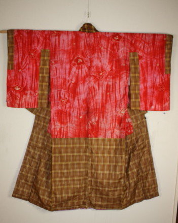 Meiji beni-shibori silk jyuban kimono textile