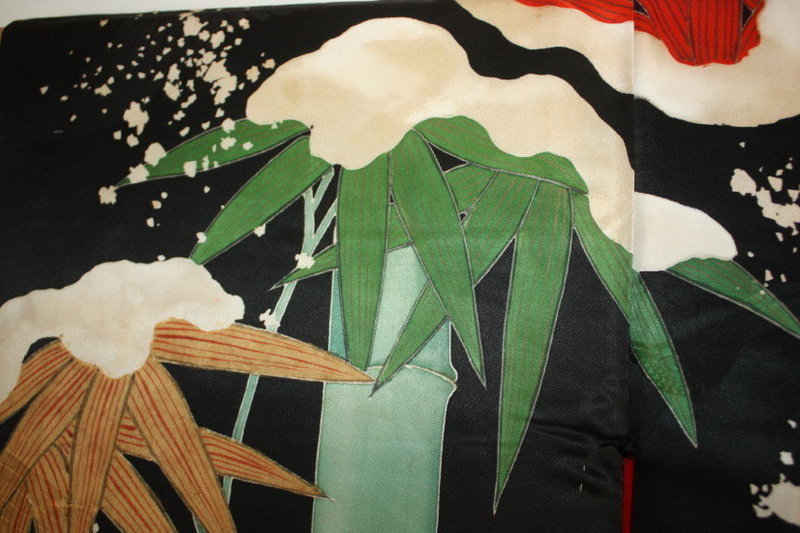 Beautiful silk rinzu gorgeous kabuki kimono yuzen-dye embroidery