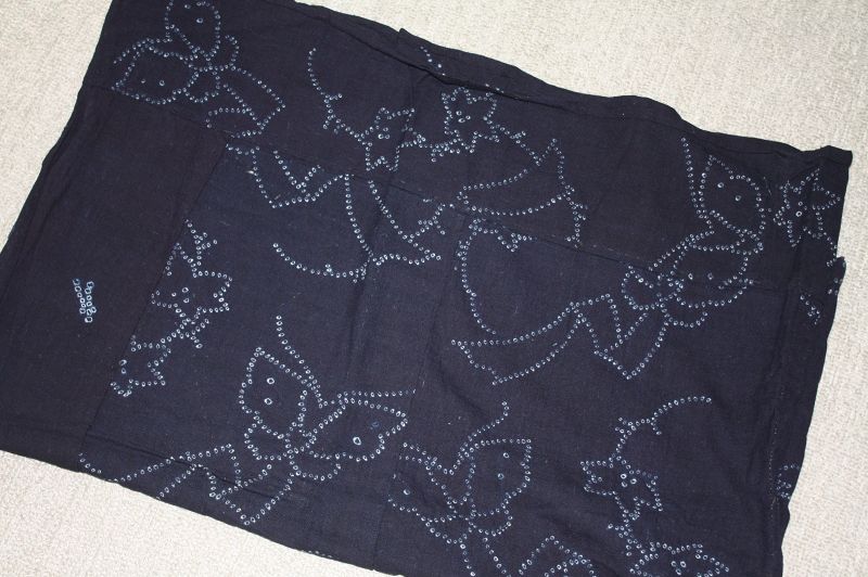 Japanese antique  indigo-dyed cotton asamai-shibori textile
