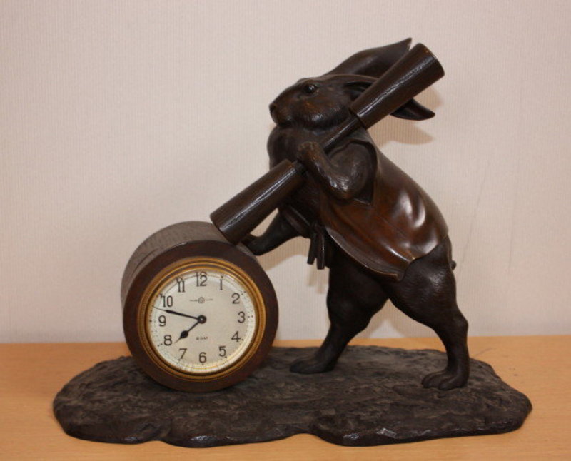 Japanese  Antique  Rabbit clock of bronze