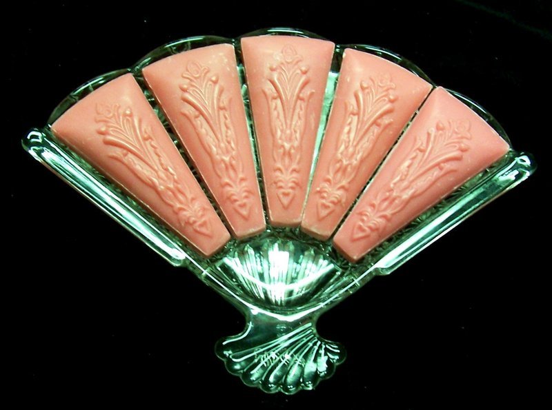 Avon Hostess Fancy Fan-Shaped Soap Dish and Soaps