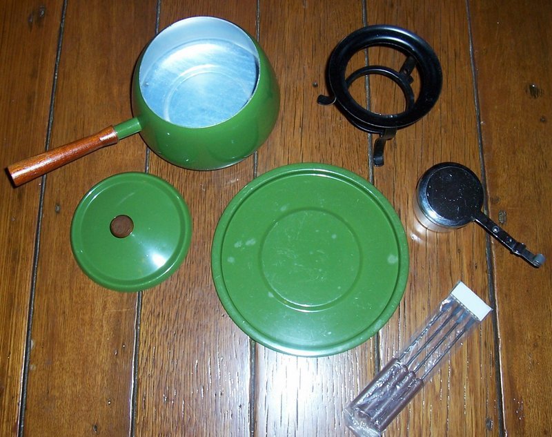 Green Fondue Pot Set with Fondue Forks