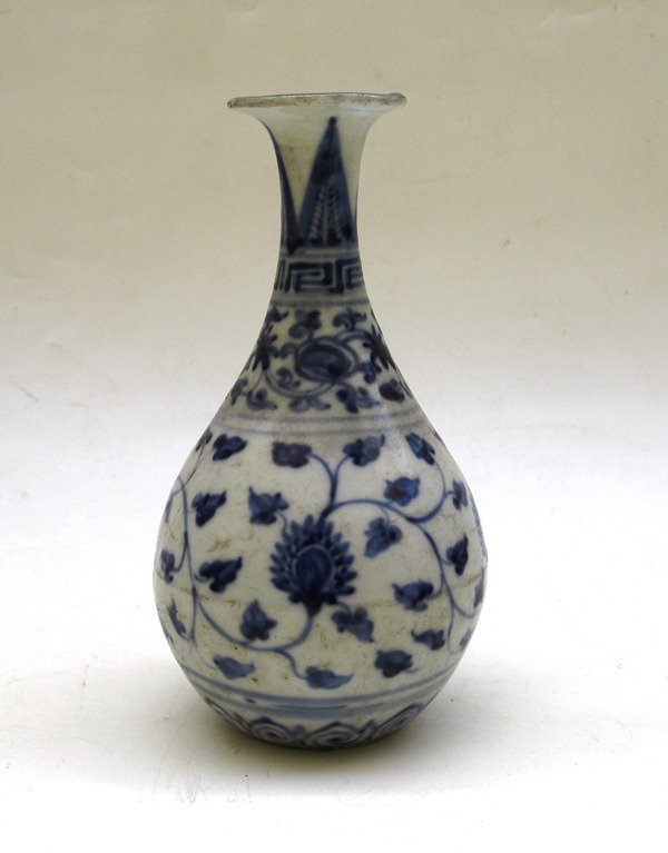 Ming 16th Century Blue And White Vase