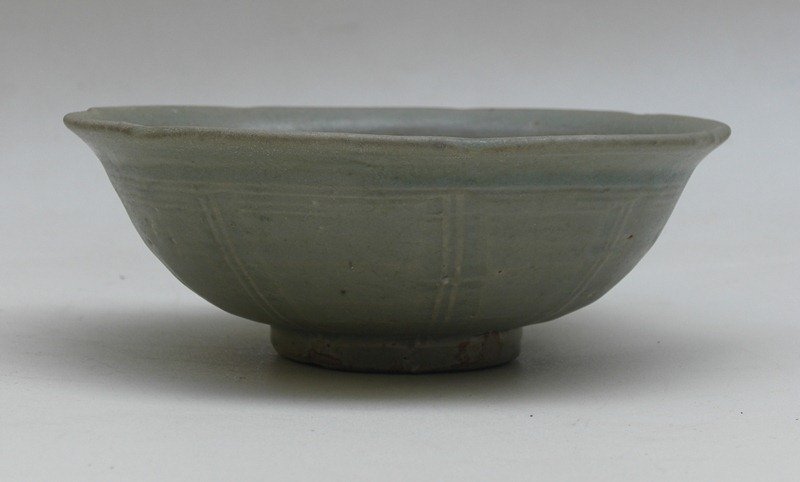 Northern Song Lonquan Celadon Bowl