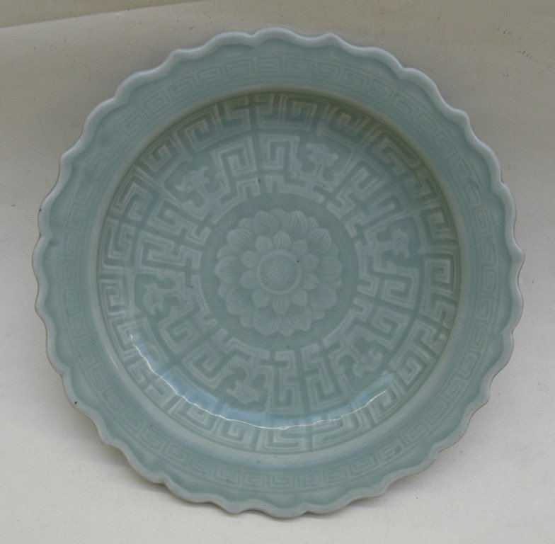 Qianlong Celadon Dish (29cm)