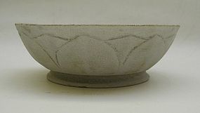 Five Dynasties Yue Bowl With  Lotus