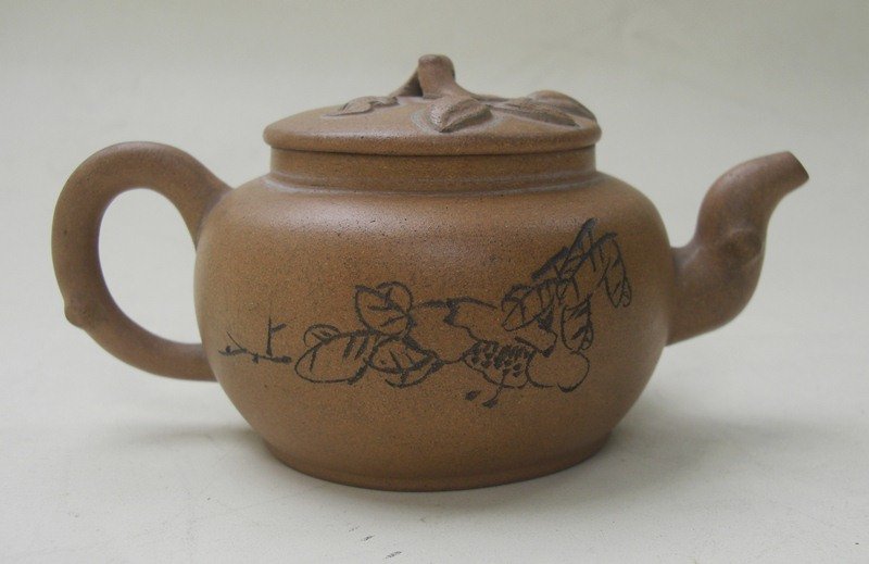 Chinese Yixing Teapot (98)