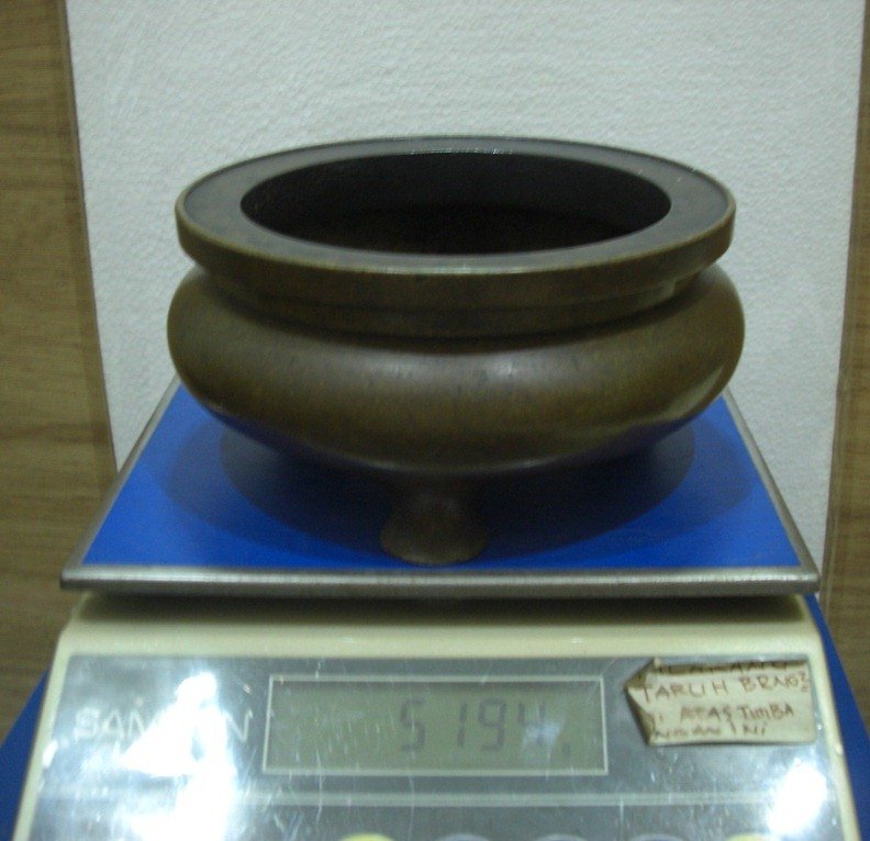 17th-18th Century Bronze Tripod Censer, Xuande Mark