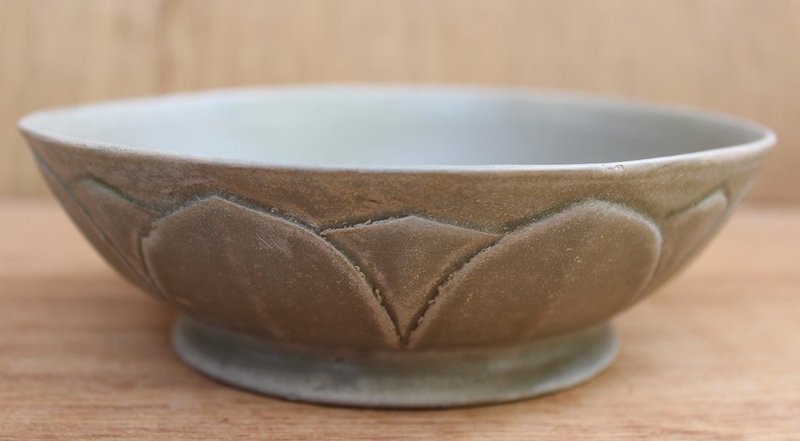 Five Dynasties Yue Mise  Lotus Bowl