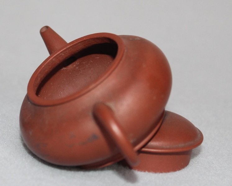 Chinese Yixing Zisha Teapot (135)