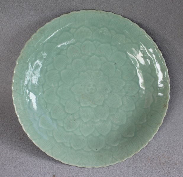 Nice Chinese Celadon Glazed Dish with Lotus flower pattern,Qing dynst