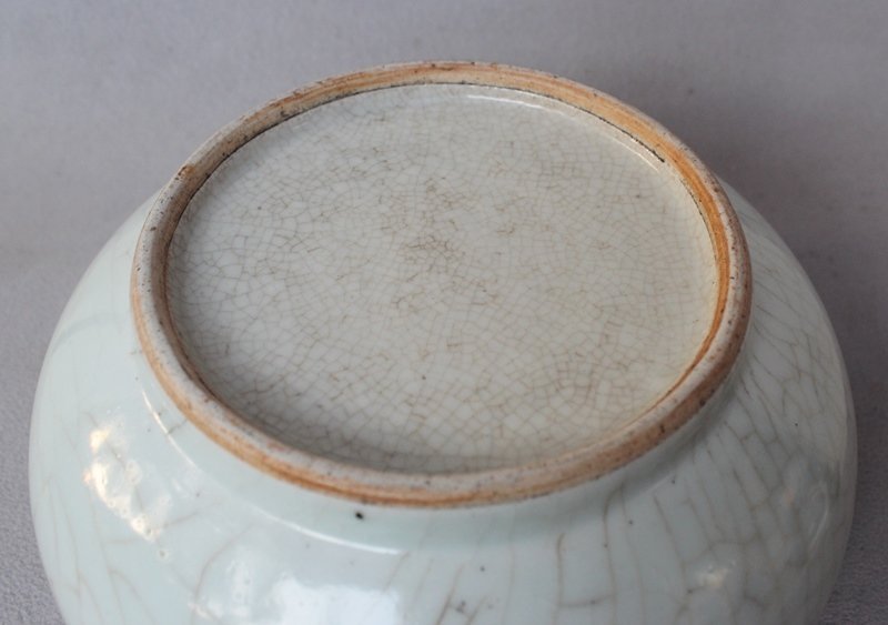 Chinese Qing Dynasty Crackled Glaze Large Bowl, 18th Century