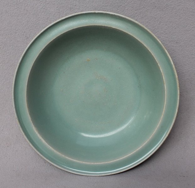 Nice Song Dynasty Blue-Green Longquan Celadon Dish. 21,2 cm