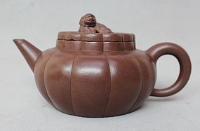 Chinese Yixing Zisha Teapot (143)