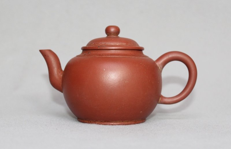 Chinese Yixing Zisha Teapot (144)