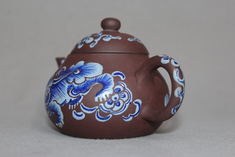 Chinese Yixing Zisha Teapot (147)