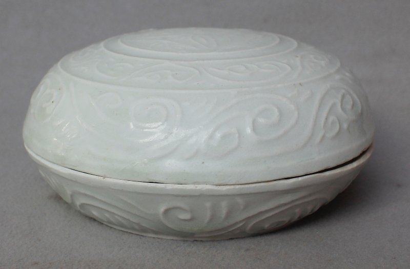 Chinese Song Dynasty White Glazed Covered Box