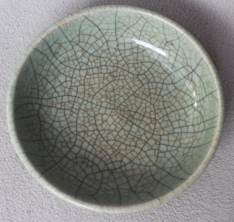 Chinese Qing dynasty Ge Type Crackled Bowl, 12,3 cm