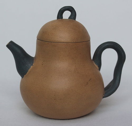 Chinese Yixing Zisha Teapot (160)