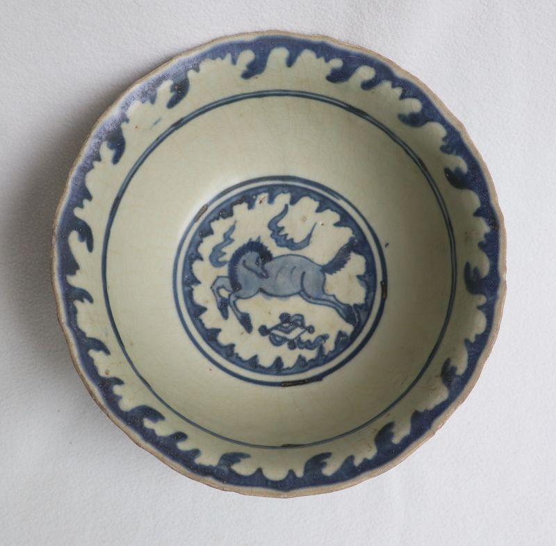 Chinese Ming Swatow Zhangzhou Bowl with Horse motive