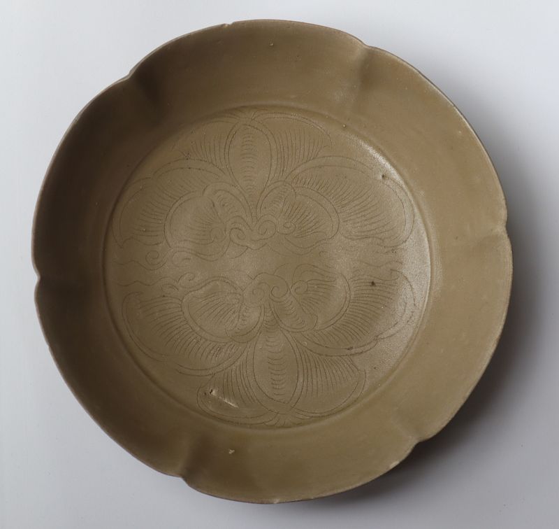 Chinese Five Dynasties Yue Bowl With Cicadas Motive