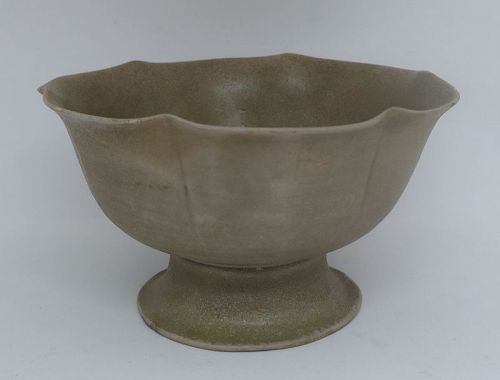 Rare Yue Yao Stem Bowl With Incised Motive,Tang Dynasty