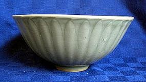 A FINE Longquan celadon Bowl