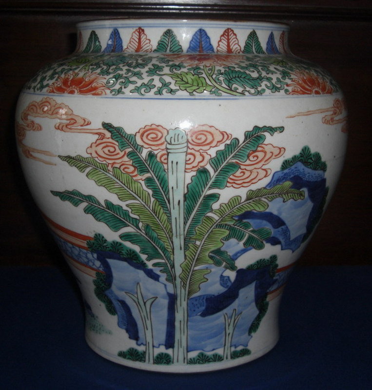 Fine Wucai Jar,Qing period