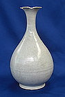 White glaze Yuhuchun vase,Yuan Dynasty