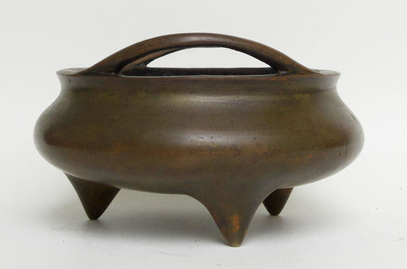 17th-18th century Chinese bronze tripod censer