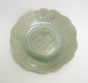 A Fine Northern Song Flower Shape Celadon Dish