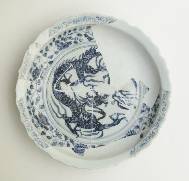A Rare Example Yuan Blue & White Dish with Dragon mtv