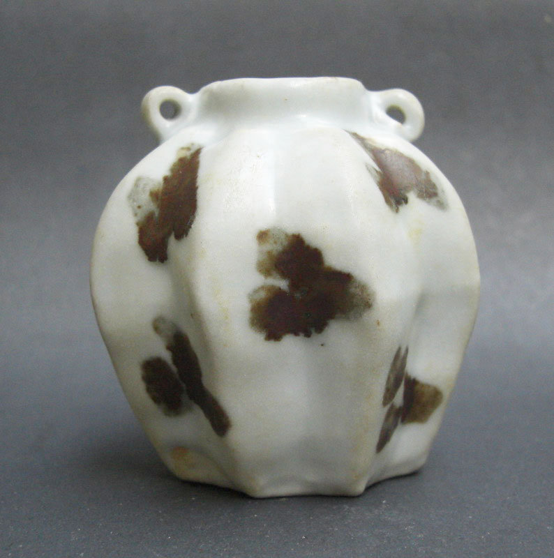 Fine Yuan dyn Octagonal shape Iron Spot Small Jar