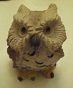 Stone cast owl figurine  DDC1982
