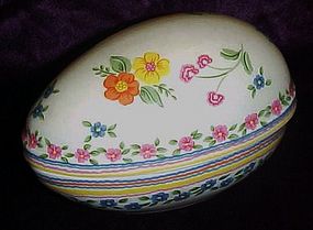 Sigma Tasteseller  floral decorated porcelain egg box