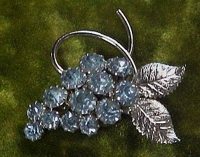 Pretty blue rhinestone grapes cluster pin