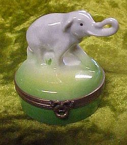 Limoges France Castel Peint  Main elephant hinged box